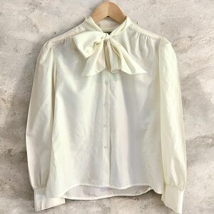 PETITE BRECKENRIDGE WOMENS SIZE 10 Cream Bow Tie Blouse Long Sleeve